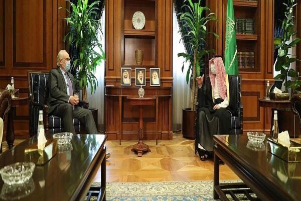 نماینده آمریکا در امور یمن با «عادل الجبیر» دیدار و گفتگو کرد