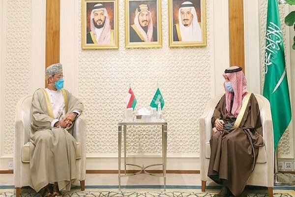 رایزنی وزیر خارجه عمان و سعودی