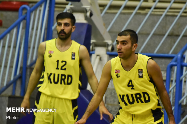 دیدار تیم های خانه بسکتبال کردستان و قم در لیگ دسته اول کشور