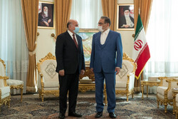 عراقی وزیر خارجہ کی علی شمخانی سے ملاقات