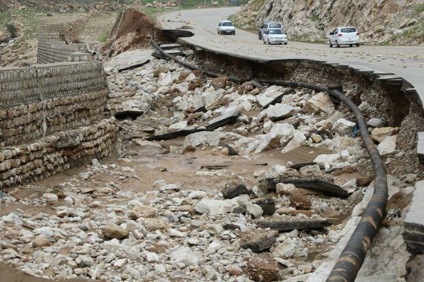 جاده سیل‌زده خرم‌آباد - پلدختر در انتظار اعتبار