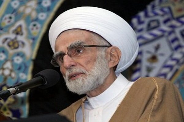 وزير الخارجية الإيراني ينعى رحيل رئيس مجلس الأمناء في تجمع العلماء المسلمين