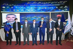 تندیس مسئولیت پذیری اجتماعی به ذوب آهن اصفهان رسید