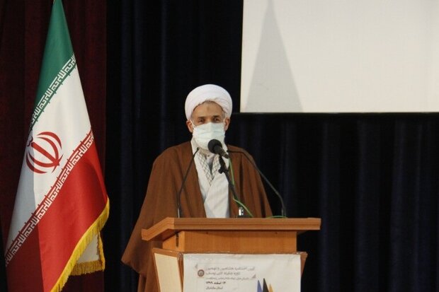 یاریگر دستگاه قضایی در قطع دست دزدان واختلاسگران باشیم یاریگر دستگاه قضایی در قطع دست دزدان واختلاسگران باشیم