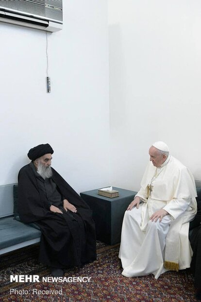 Sistani receives Pope in Najaf