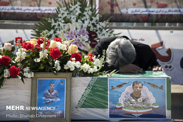 تشییع پیکر خلبان شهید بیرجند بیک محمدی