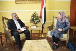 السفير الإيراني بصنعاء يناقش مع ممثل الصليب الأحمر الحصار المفروض على اليمن