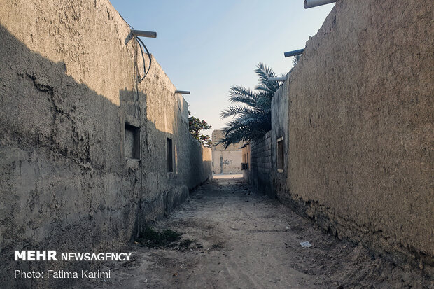 محله سورو از محله های قدیمی شهر بندرعباس است که گردشگران زیادی را به سمت خود و ساحل بکرش می کشاند