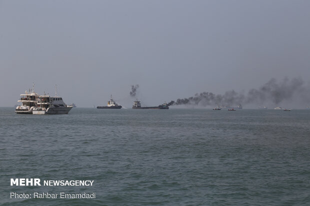 Marine rescue maneuver in Bandar Abbas
