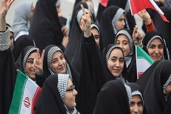 المرأة الإيرانيّة اليوم هي نتاج الثورة الإسلاميّة وفكر الإمام الخميني