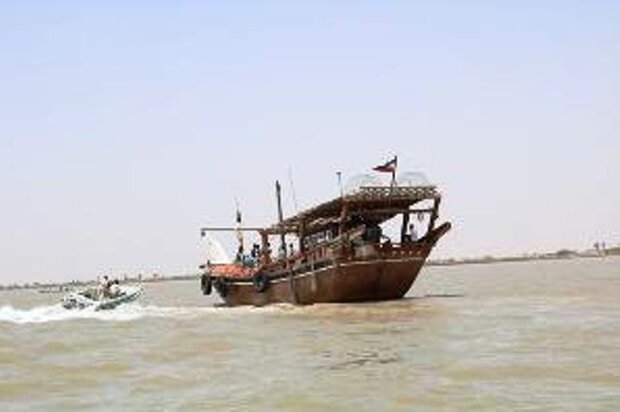 ۴ فروند شناور باری حامل قاچاق در آب‌های استان بوشهر توقیف شد