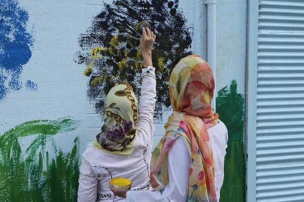 کودکان اوتیسم دیوارهای خیابان ولیعصر را نقاشی کردند