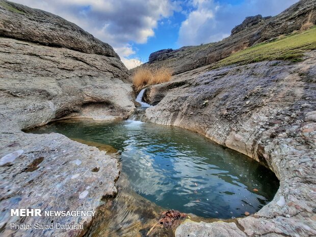 آبشار طلایی