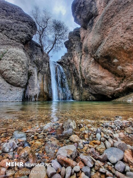 آبشار طلایی