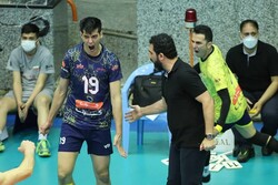 تندروان: والیبال ایران را به رخ کشیدیم/ بازیکنانم متقاعد نیستند!