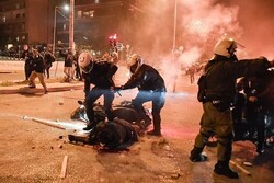 اعتراضات در یونان به خشونت پلیس/ ۳ مأمور زخمی شدند