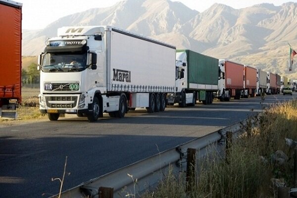 ۵۰ دستگاه کامیون به علت اضافه تناژ اعمال قانون شدند