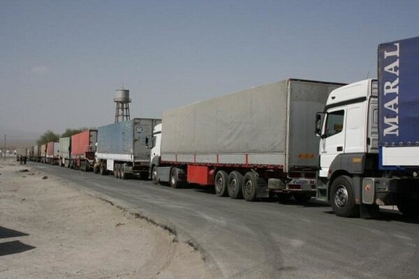 ورود بیش از ۲۷۰۰ کامیون حامل کالای مواکب حسینی از شلمچه به عراق