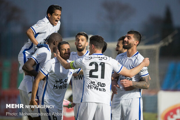 Esteghlal gains 2-1 victory over Paykan