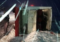 ۳۲ نفر در واژگونی مینی‌بوس در هراز مصدوم شدند