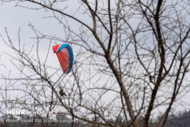 Paragliding in Sari
