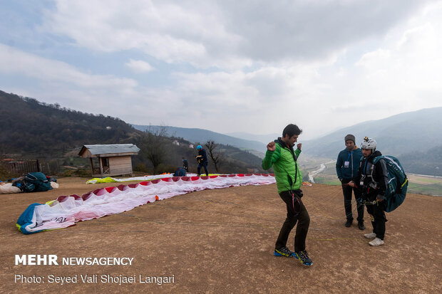 Paragliding in Sari
