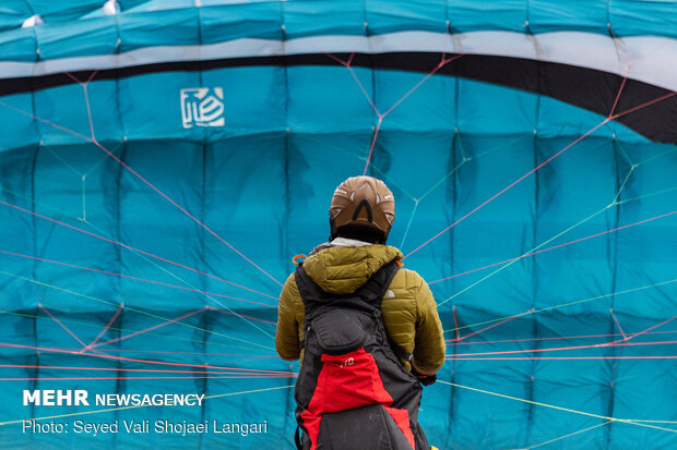 Paragliding in Sari
