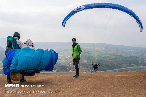Paragliding in Sari
