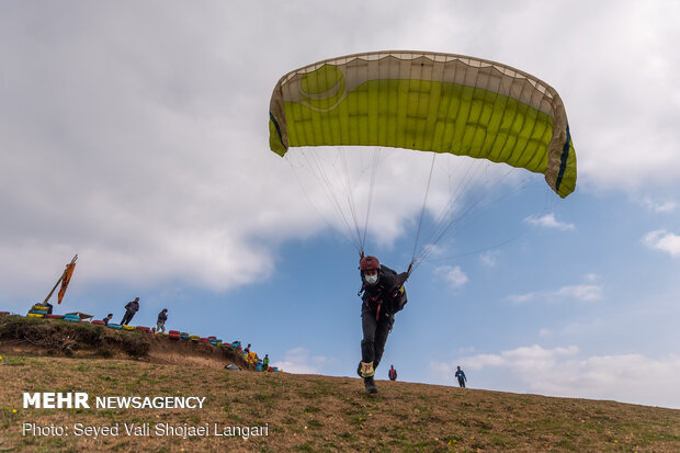 Paragliding in Sari
