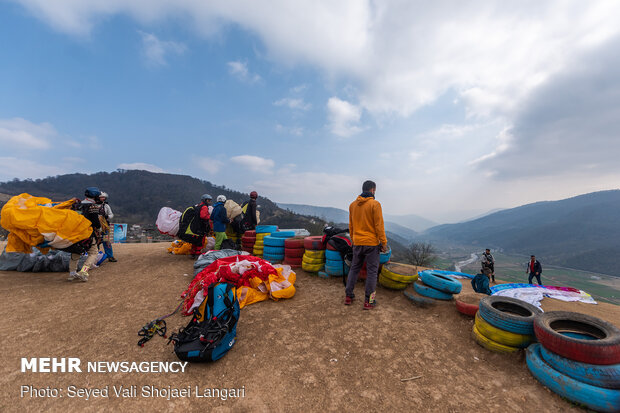 Paragliding in Sari
