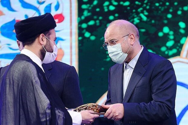  امام محله‌ هویزه در مسابقات بین‌المللی قرآن مقام نخست را کسب کرد