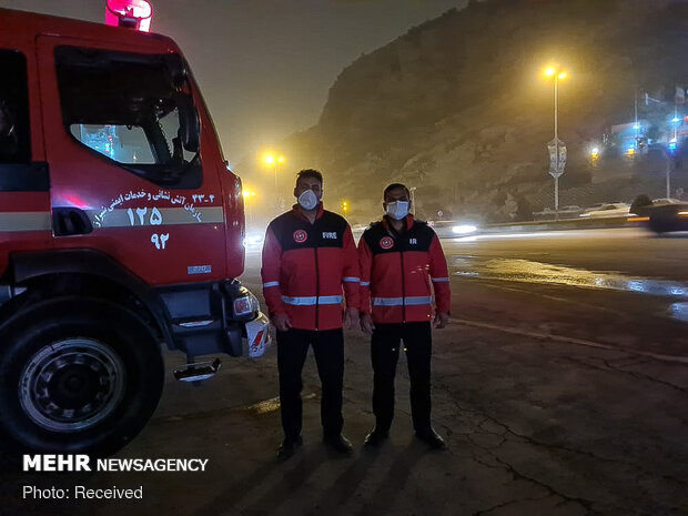 خسارات وزش باد شدید در شیراز