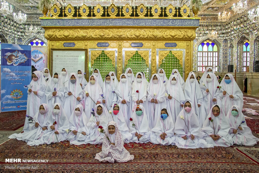 امامزادہ پنجتن میں نوبالغ بچیوں کے اعزاز میں تقریب منعقد
