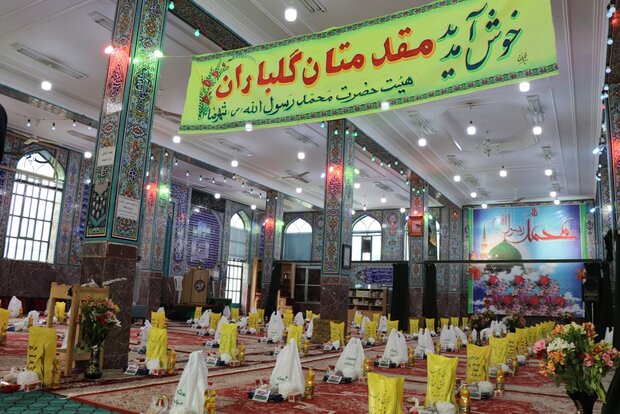 توزیع ۲۴۰بسته معیشتی در میان نیازمندان شهرضایی به مناسبت عید مبعث