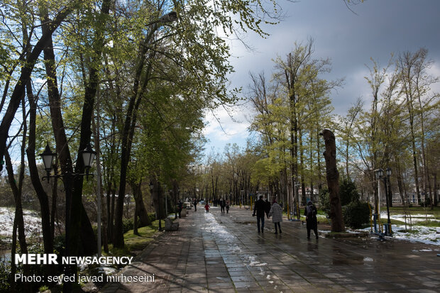 آسمان آبی رشت بعد از برف