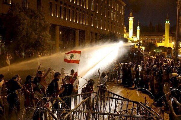 Unrest continues around Lebanese Parliament 