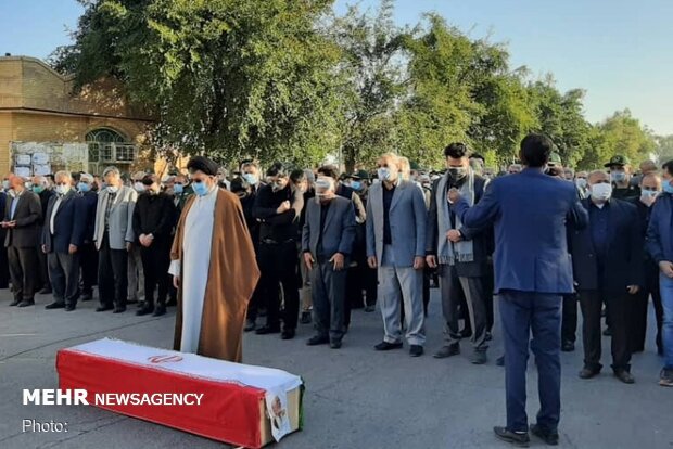 پیکر فرمانده دوران دفاع مقدس در دزفول تشییع شد