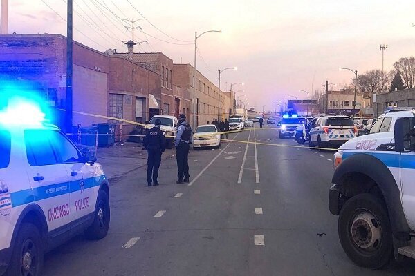 Shooting in Chicago leaves two dead, 10 wounded 