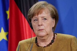 مرکل: آلمان می‌خواهد مردم لیبی آینده خود را تعیین کنند