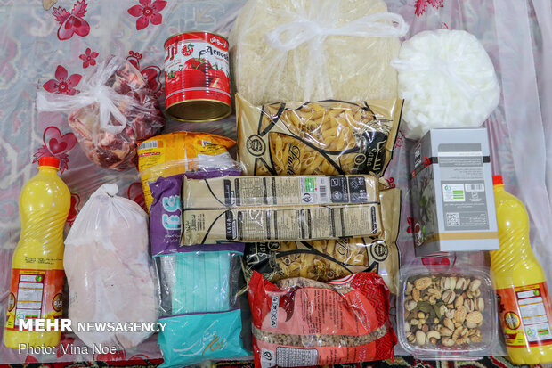 توزیع۱۰۰بسته غذایی بین نیازمندان منطقه حیدرآباد