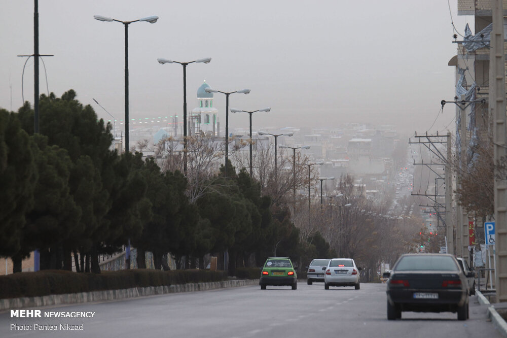 هوای نواحی شرق، شمال و مرکز اصفهان غبارآلود است