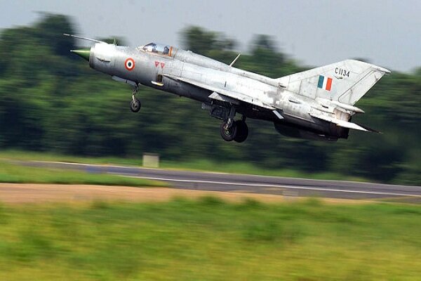 سقوط جنگنده «میگ ۲۱» نیروی هوایی هند/ خلبان کشته شد