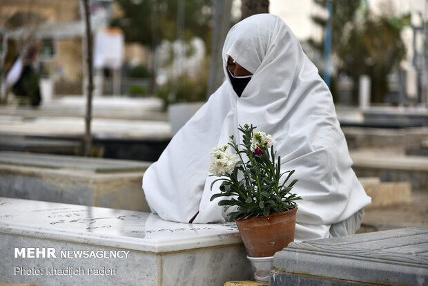 آخرین پنجشنبه سال در شهر فرشتگان سفید