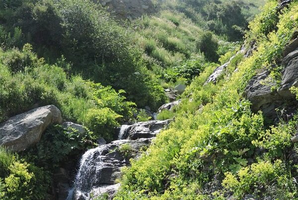 آبشار «ماهاران» جاذبه‌ای شگفت انگیز در جلفا