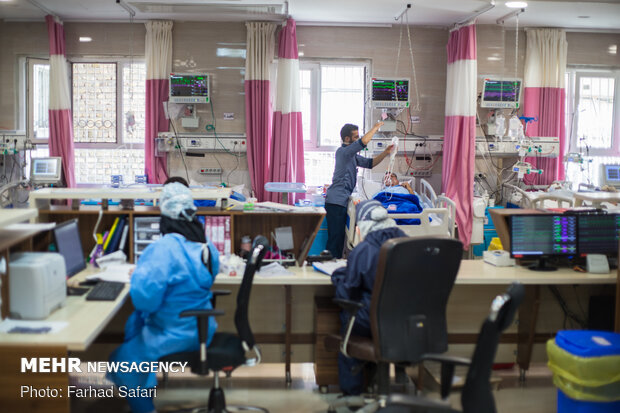 تحویل سال نو در کنار کادر درمان بیمارستان بوعلی سینای قزوین
