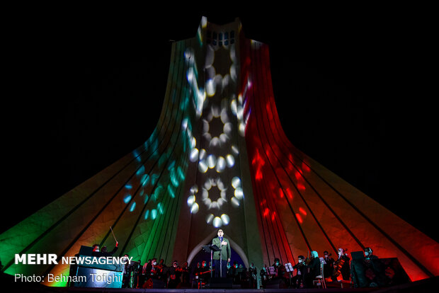 Alireza Ghorbani stages free online concert at Azadi Tower
