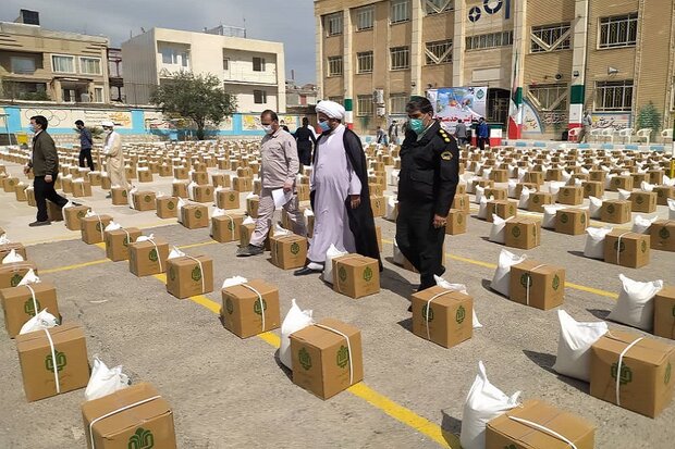 ۲۵۰۰ بسته معیشتی در بین نیازمندان سرپل ذهاب توزیع شد