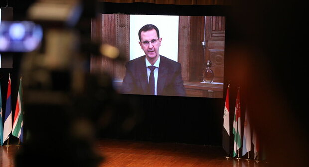 المقداد ينقل رسالة تحية من الأسد إلى سلطنة عمان 