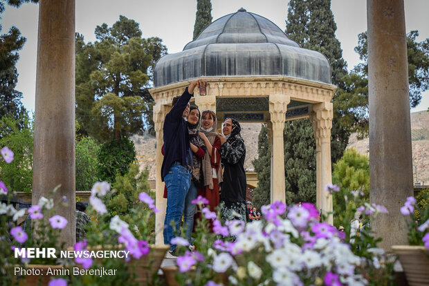 نوروز 1400 «حافظیه» شیراز- آرامگاه حافظ
