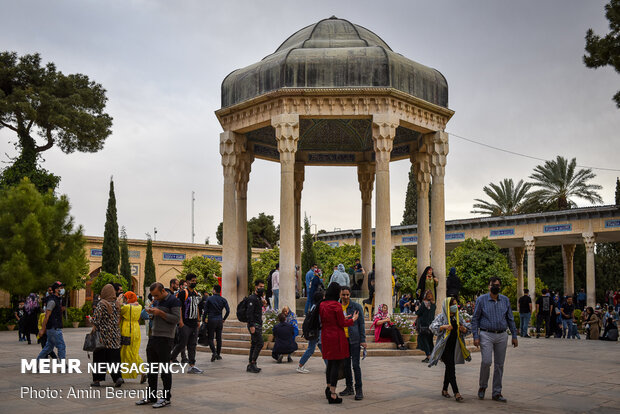 Tombs of Sa’di, Hafez during Nowruz holidays